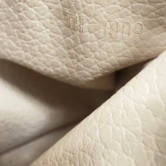 Louis Vuitton Trousse 23/ Cosmetic Pouch - Picture 15 of 15